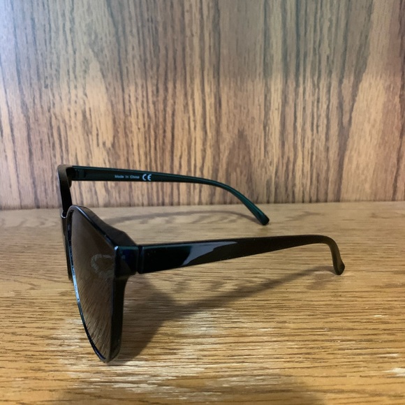 Black Cat Eye Sunglasses - Picture 5 of 10
